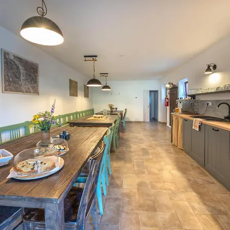 Apart-hotel Pernek 4*