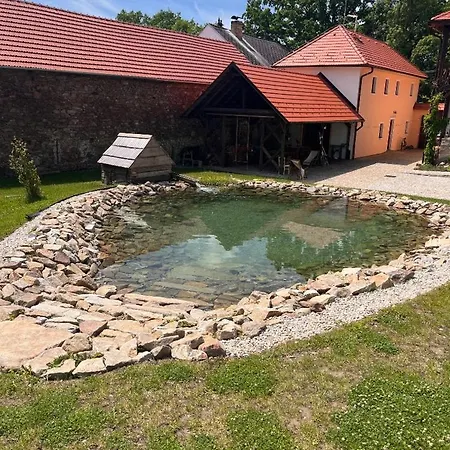 Pernek 4*
